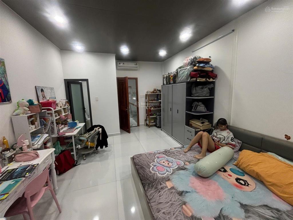 Bán nhà riêng tại trịnh đình trọng, 6,5 tỷ, 79 m2, 2pn, 3wc, pháp lý đầy đủ, đẹp, nhiều tiện ích