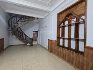 Cho thuê nhà mặt tiền đường đỗ bí dt 7,95x19 đúc 1 trệt 2 lầu  0946 567 *** hiểu