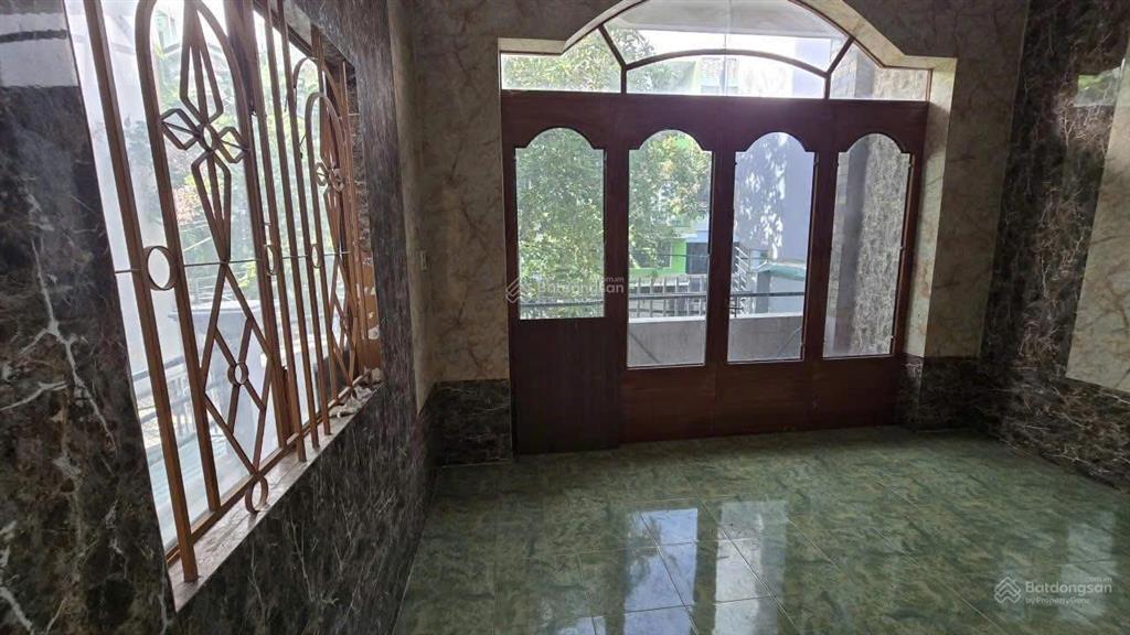 Cho thuê nhà mặt tiền đường đỗ bí dt 7,95x19 đúc 1 trệt 2 lầu  0946 567 *** hiểu