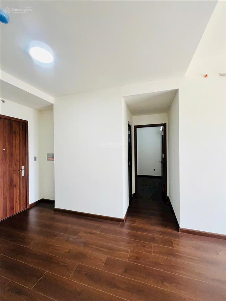 Cần sang nhượng lại căn hộ ehome 63m2 tầng 8 view đông nam giá siêu rẻ 1tỷ580