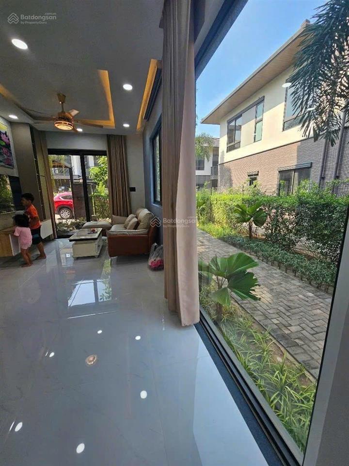 Chính chủ cần ra gấp căn nhà phố 1 trệt 2 lầu căn góc bìa đã có sổ hồng
