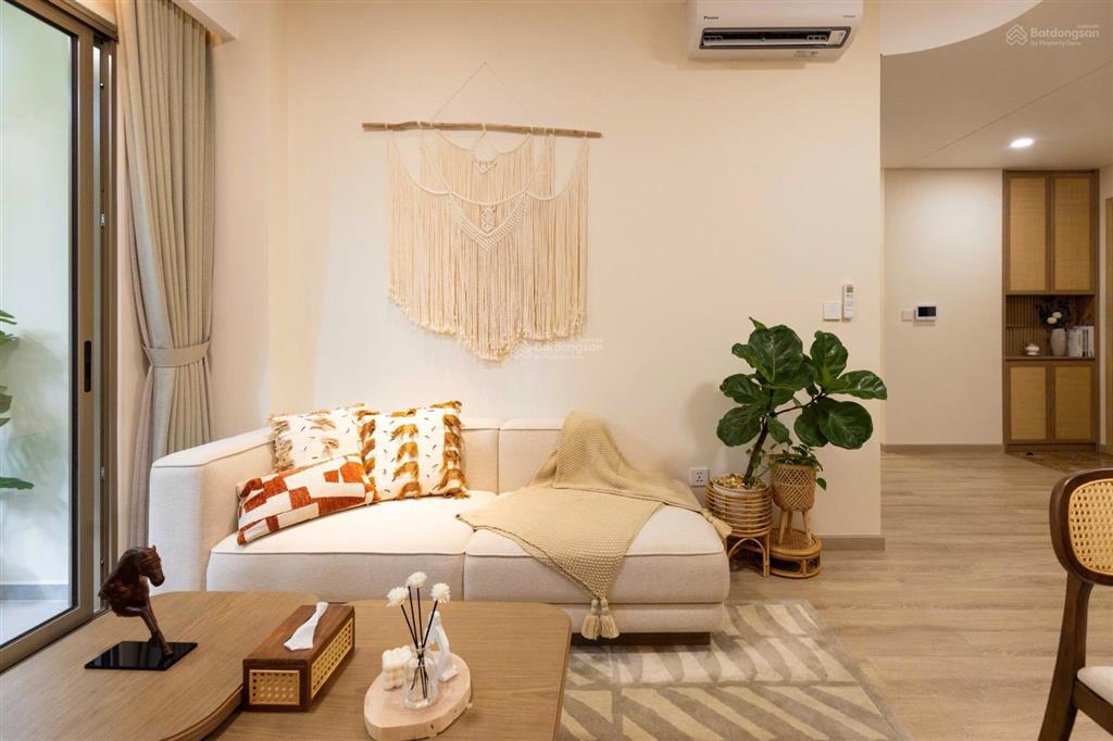 Căn hộ 2pn solaria rise bến lức long an ck 14%.
nhận nhà t9/2027
