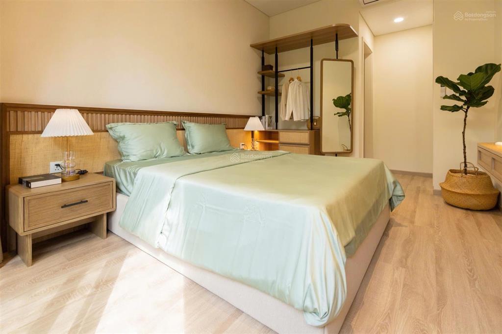 Căn hộ 2pn solaria rise bến lức long an ck 14%.
nhận nhà t9/2027