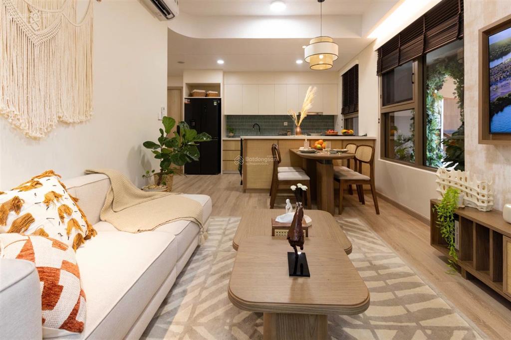 Căn hộ 2pn solaria rise bến lức long an ck 14%.
nhận nhà t9/2027