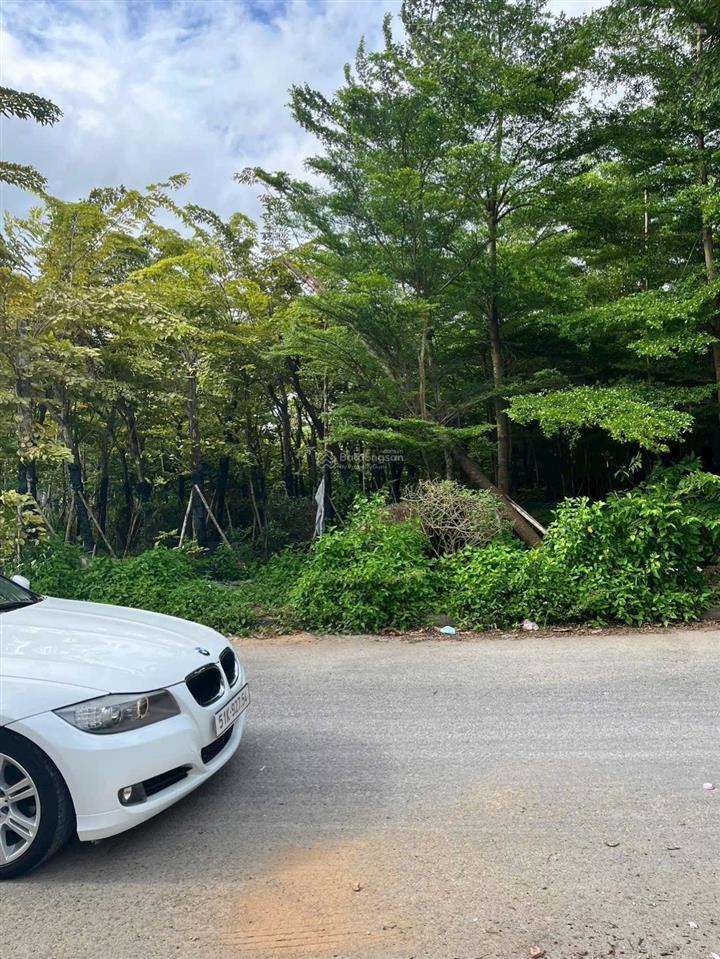 Bán nhà liền kề kdc nam long xã an thạnh. trên đất có nhà 1trệt 1lầu + 1 nhà tiền chế để xe hơi