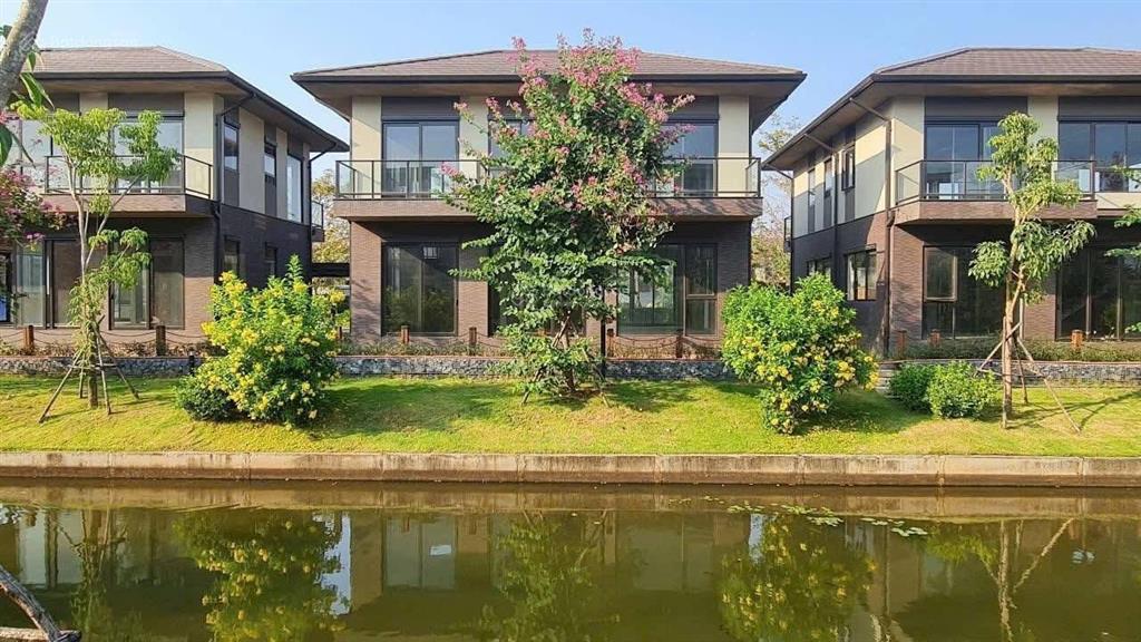 Bán căn biệt thự view kênh đào siêu đẹp dt 225m2 giá 10tỷ5 ra sổ tên khách mua