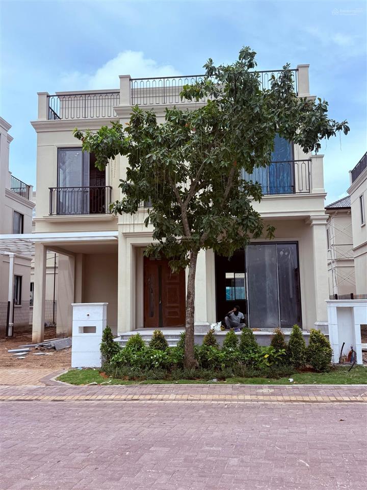Bán biệt thự park village 1 trệt 2 lầu giá siêu tốt (14tỷ2), giá gốc 17tỷ2.