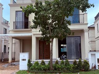 Bán biệt thự park village 1 trệt 2 lầu giá siêu tốt (14tỷ2), giá gốc 17tỷ2.