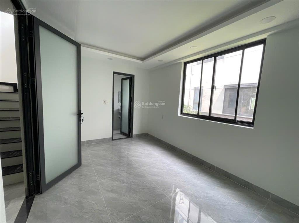 Nhà phố vườn 1 trệt 2 lầu dự án waterpoint (6x15) giá 4,8 tỷ
đã hoàn thiện nội thất cơ bản