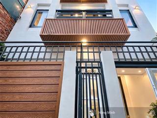 Bán nhà huỳnh văn bánh, phú nhuận, dt 7.5x6.6m  4 tầng  giá 7.1 tỷ