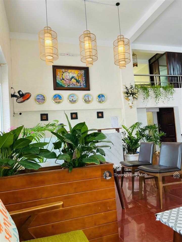 Bán khách sạn góc 2mt trần phú, thị trấn côn đảo, tp. vũng tàu, dt 16x17m  20 phòng  giá 35 tỷ