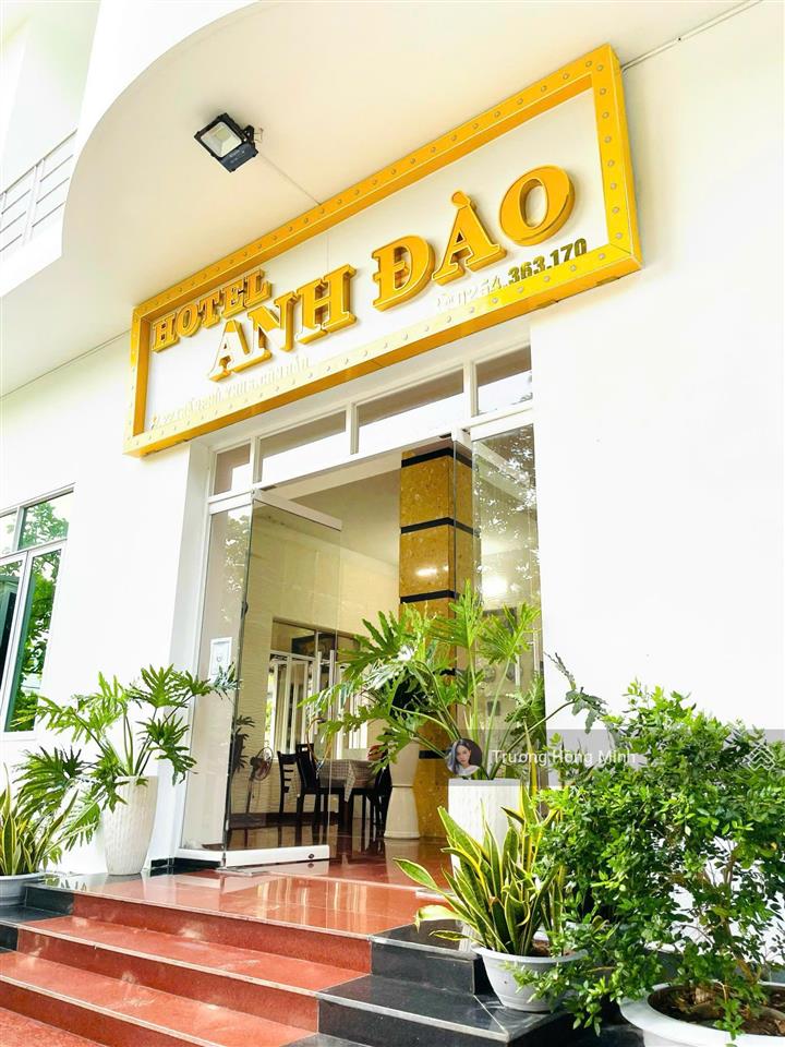 Bán khách sạn góc 2mt trần phú, thị trấn côn đảo, tp. vũng tàu, dt 16x17m  20 phòng  giá 35 tỷ