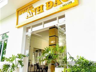 Bán khách sạn góc 2mt trần phú, thị trấn côn đảo, tp. vũng tàu, dt 16x17m  20 phòng  giá 35 tỷ