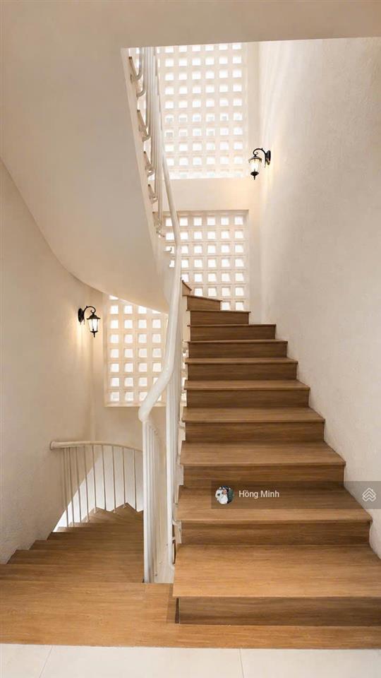Góc 2 mặt tiền hxh 10m nguyễn ảnh thủ  dt 12mx12m, 3 tầng, 6 phòng ngủ, full nội thất, 12.5 tỷ