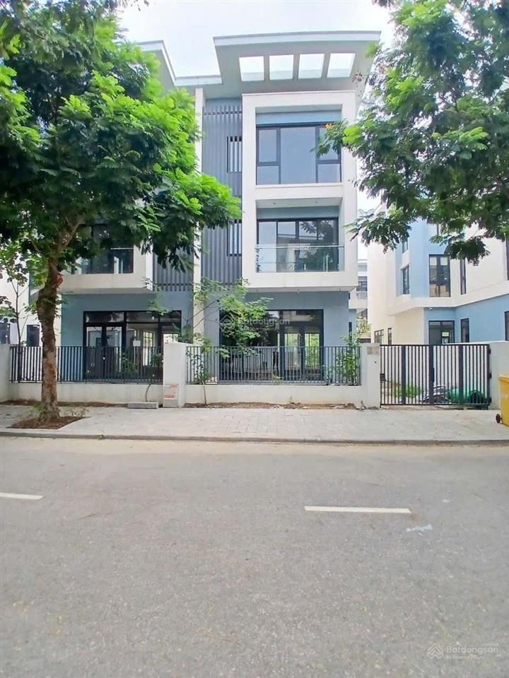 Hiếm có biệt thự an quý villa 198m  phía sau nhà là vườn hoa thoáng mát  giá chỉ 32 tỷ