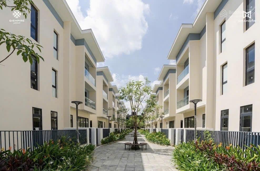 Giá tốt biệt thự an quý kđt dương nội  sau nhà là vườn hoa