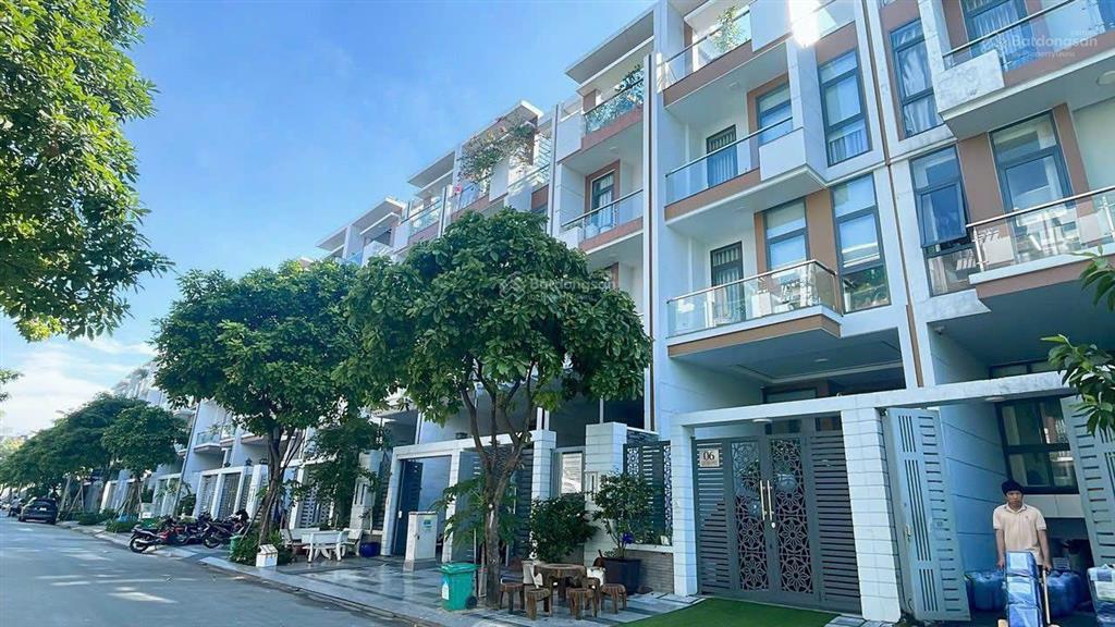 Giá tốt tại kđt vạn phúc, dt 5x21m hầm 4 tầng, hoàn thiện cao cấp có thang máy, giá bán 19 tỷ