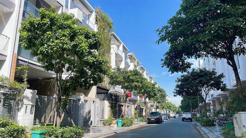 Giá tốt tại kđt vạn phúc, dt 5x21m hầm 4 tầng, hoàn thiện cao cấp có thang máy, giá bán 19 tỷ