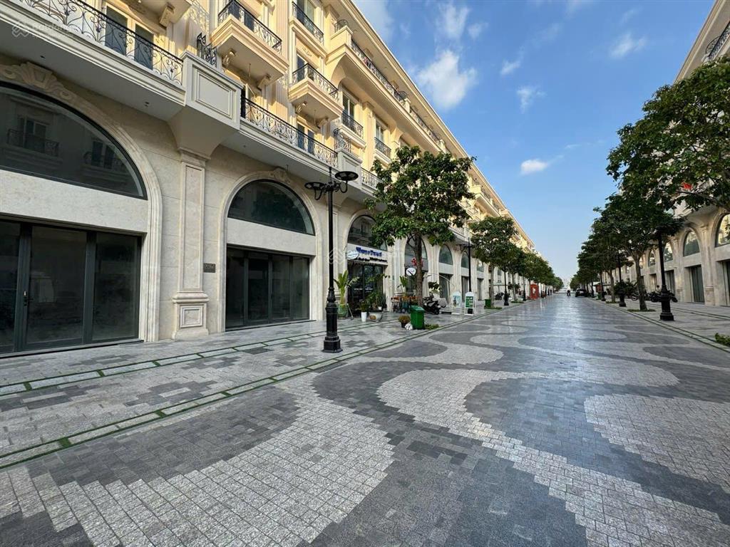 Bán nhà khu phố đi bộ tại vạn phúc city, 7x20m, hầm 5 tầng, giá 31,5 tỷ