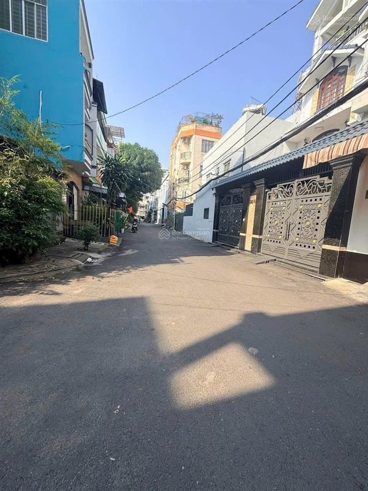 Bán nhà riêng 3 tầng đẹp tại 38/1/4 đô đốc long, giá siêu hời 6,3 tỷ, 40m2