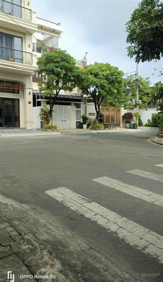 Cần bán căn nhà 3 tầng lô góc giá rẻ đường phan tôn khu phố tây an thượng cách biển chỉ có 200m