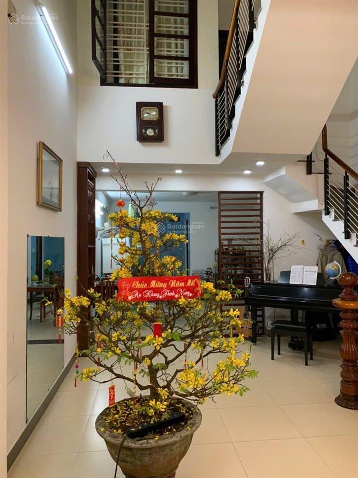 Cần bán gấp căn nhà 3 tầng giá rẻ đường hoàng xuân nhị gần tố hữu thuộc quận hải châu tp đà nẵng.