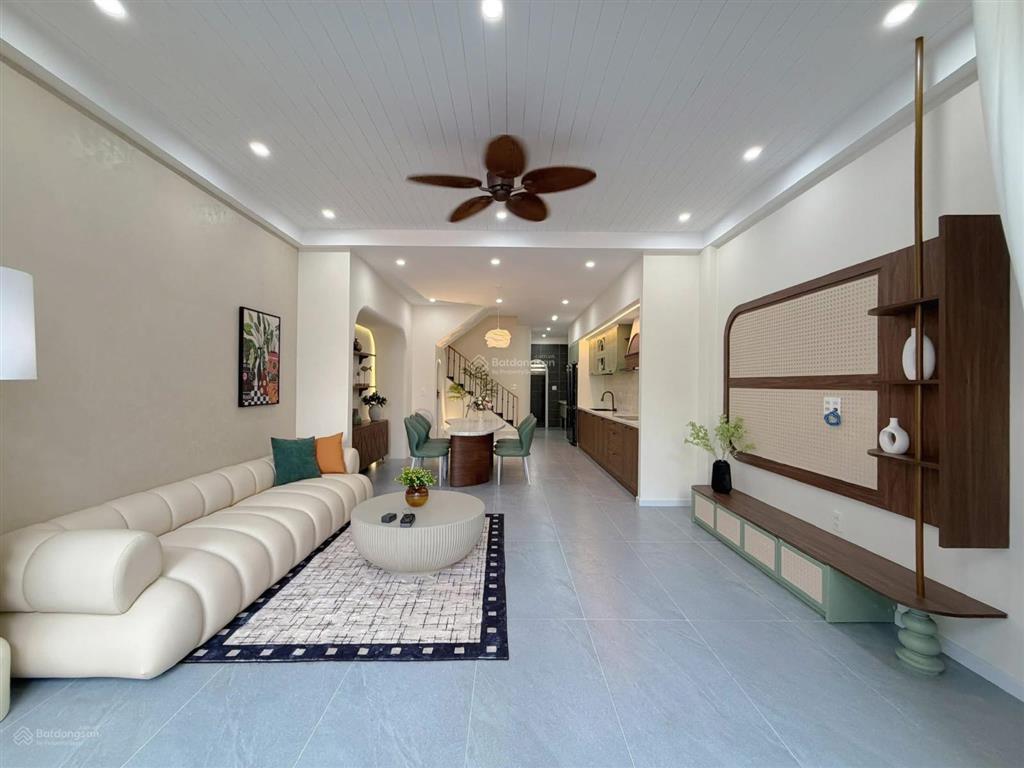 Cần bán gấp căn nhà 3 tầng giá rẻ đường huỳnh ngọc đủ phường hoà xuân, cẩm lệ tp đà nẵng