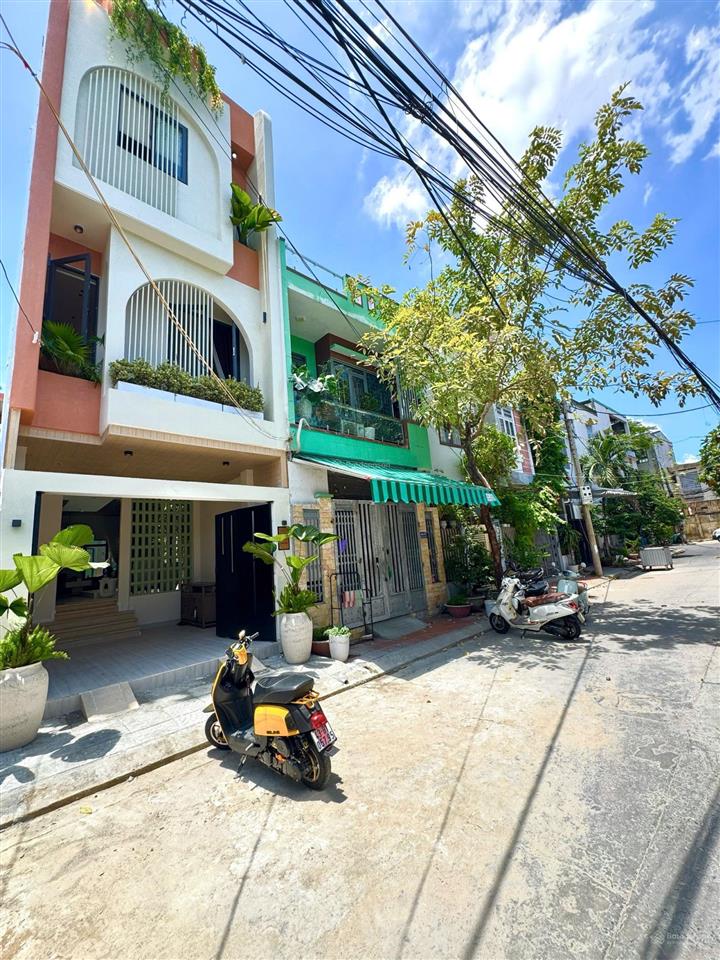 Cần bán gấp căn homestay 4 tầng giá rẻ tại khu biển mỹ khê tp đà nẵng
