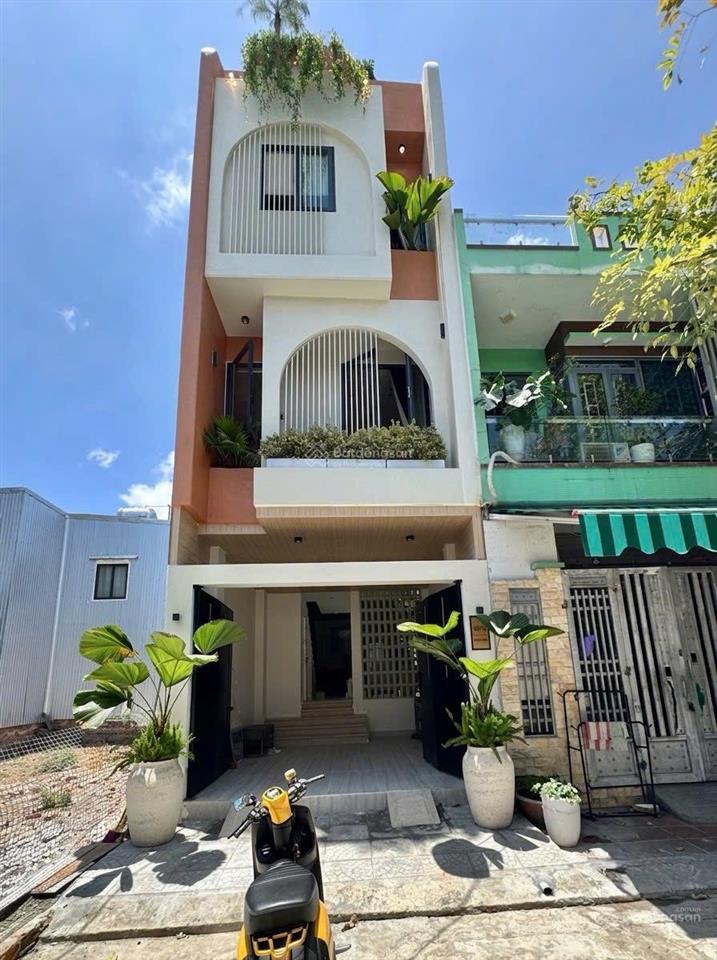 Cần bán gấp căn homestay 4 tầng giá rẻ tại khu biển mỹ khê tp đà nẵng