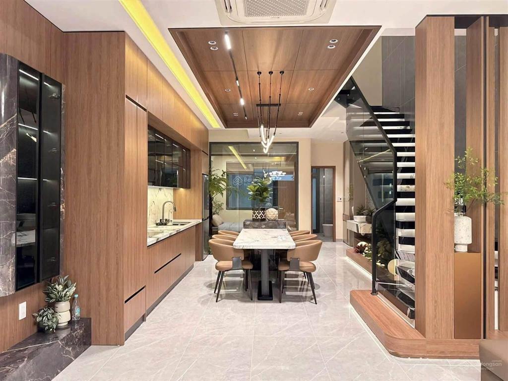 Cần bán gấp nhà 3 tầng giá rẻ đường thanh lương 18 thuộc phường hoà xuân tp đà nẵng
