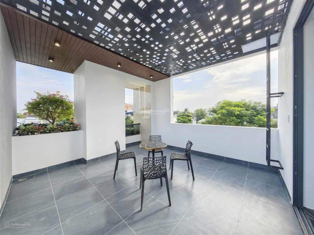 Cần bán gấp căn nhà 3 tầng giá rẻ đường cồn dầu 2 thuộc phường hoà xuân tp đà nẵng