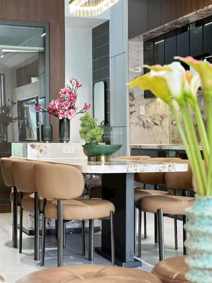 Cần bán gấp căn nhà 3 tầng giá rẻ đường cồn dầu 2 thuộc phường hoà xuân tp đà nẵng
