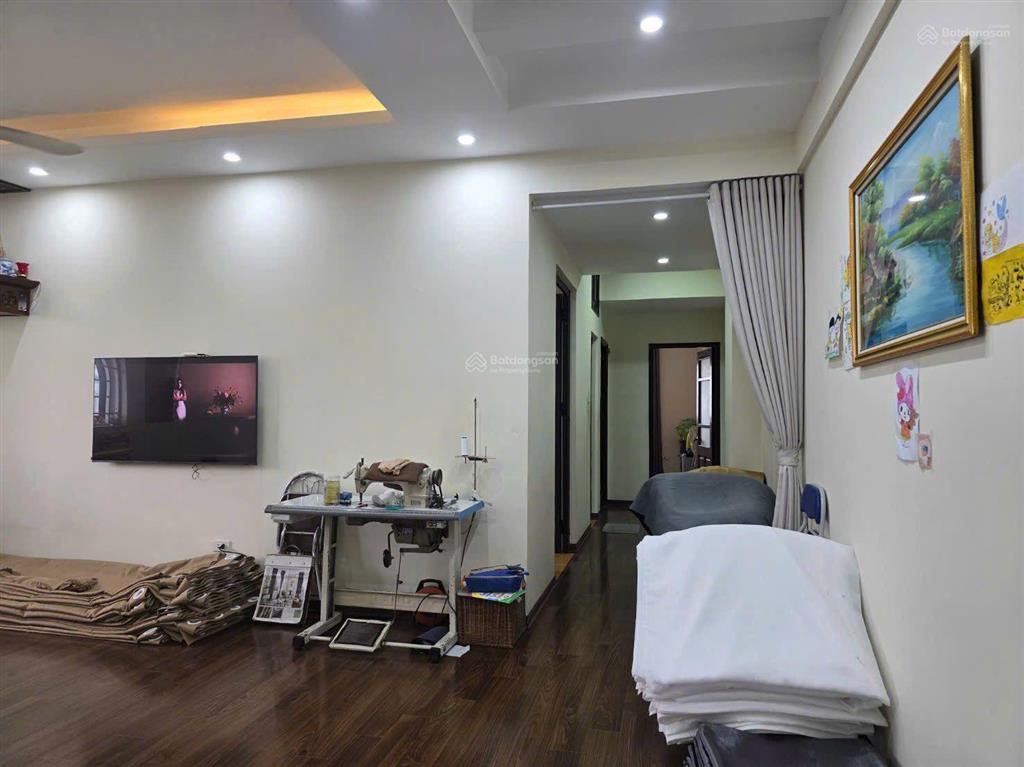 Bán căn chung cư 3n căn góc. 172 trần bình giao phố nguyễn hoàng, dt 118 m2 3 ngủ 2wc