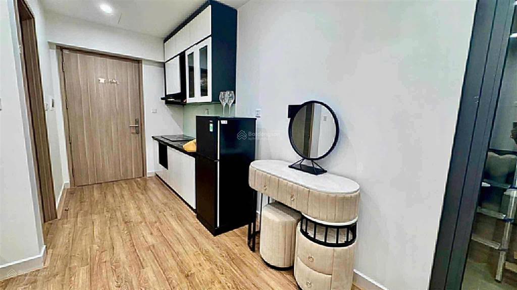 Hot! bán căn studio giá tốt chỉ 2.9 tỷ cho căn 32m2 đủ đồ siêu đẹp, view bể bơi vinhomes smart city