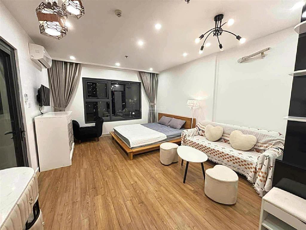 Hot! bán căn studio giá tốt chỉ 2.9 tỷ cho căn 32m2 đủ đồ siêu đẹp, view bể bơi vinhomes smart city