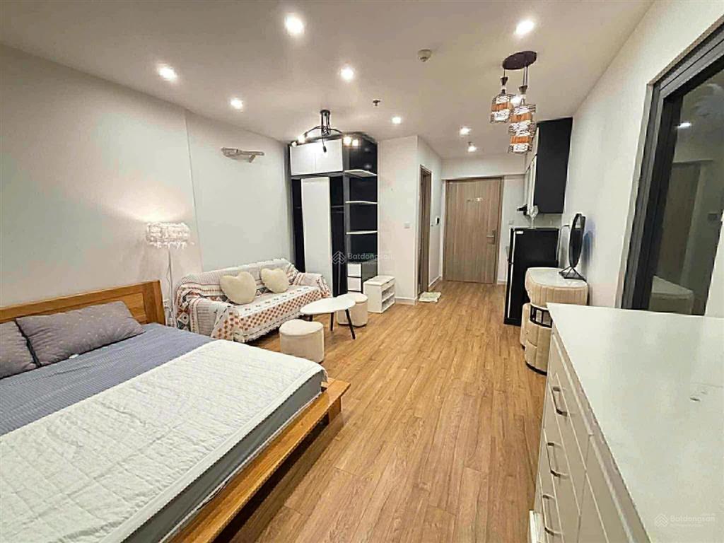 Hot! bán căn studio giá tốt chỉ 2.9 tỷ cho căn 32m2 đủ đồ siêu đẹp, view bể bơi vinhomes smart city