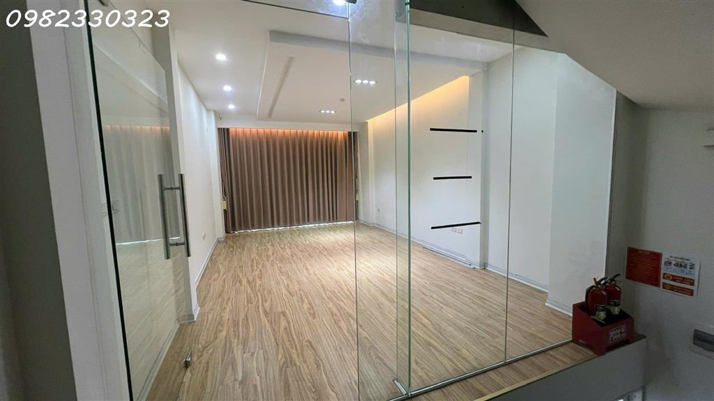 Cho thuê nhà làm văn phòng (tầng 1: 60m2, tầng 2: 62m2) tại Thanh Liệt, Hà Nội