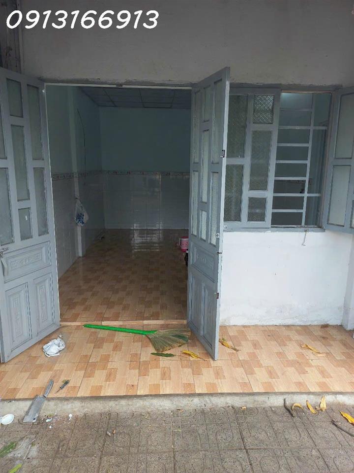 BÁN NHÀ KHU TẬP THỂ DẦU KHÍ - P. LONG TOÀN