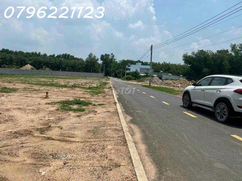Bán đất tại đường Lò Rèn, Long Hòa, 5tr/m2, 4300m2, view đẹp, nhiều tiện ích