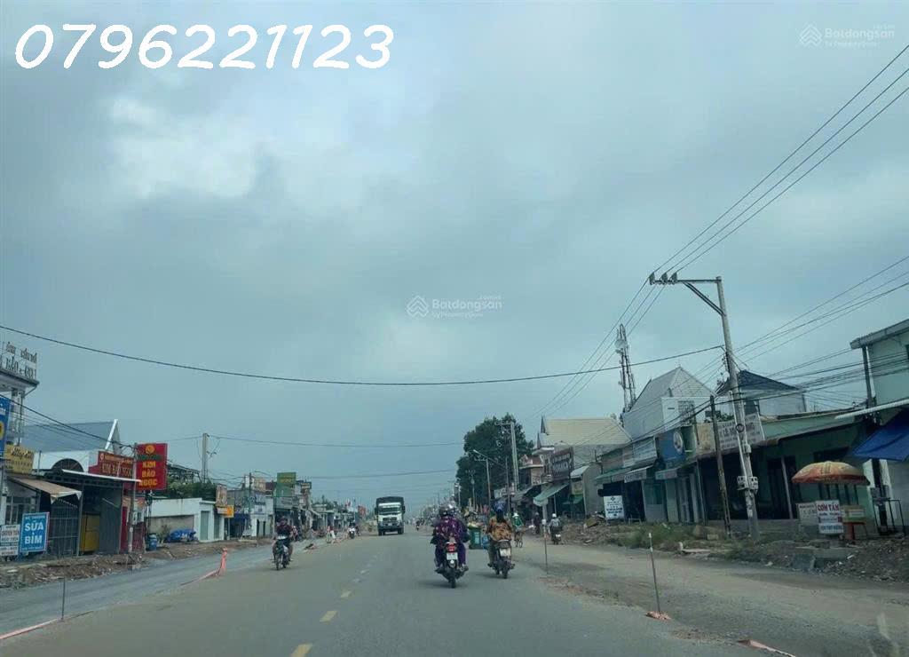 Bán đất tại đường Lò Rèn, Long Hòa, 5tr/m2, 4300m2, view đẹp, nhiều tiện ích