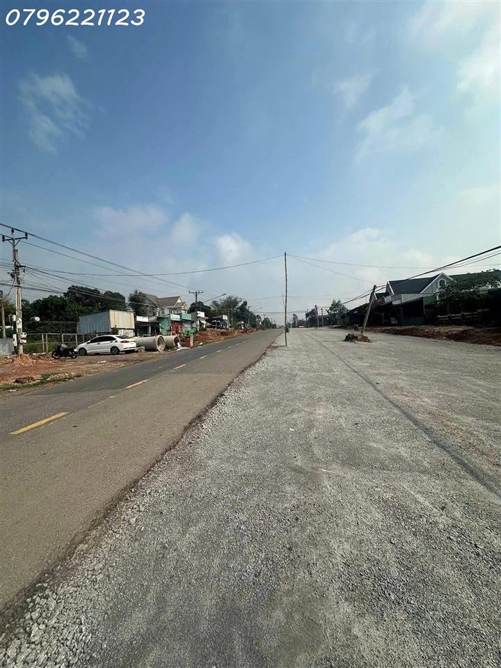 Bán đất tại đường Lò Rèn, Long Hòa, 5tr/m2, 4300m2, view đẹp, nhiều tiện ích