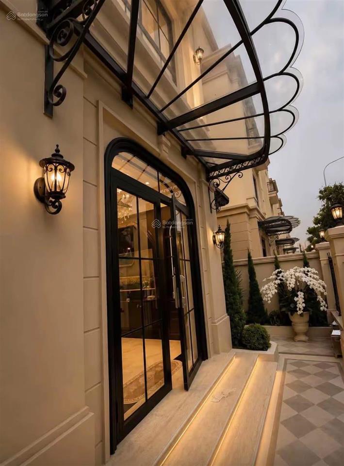 Giảm sâu còn 20,9 tỷ  căn 126m2, 489m2 sàn vin cổ loa  giá ngang căn 80 90m2