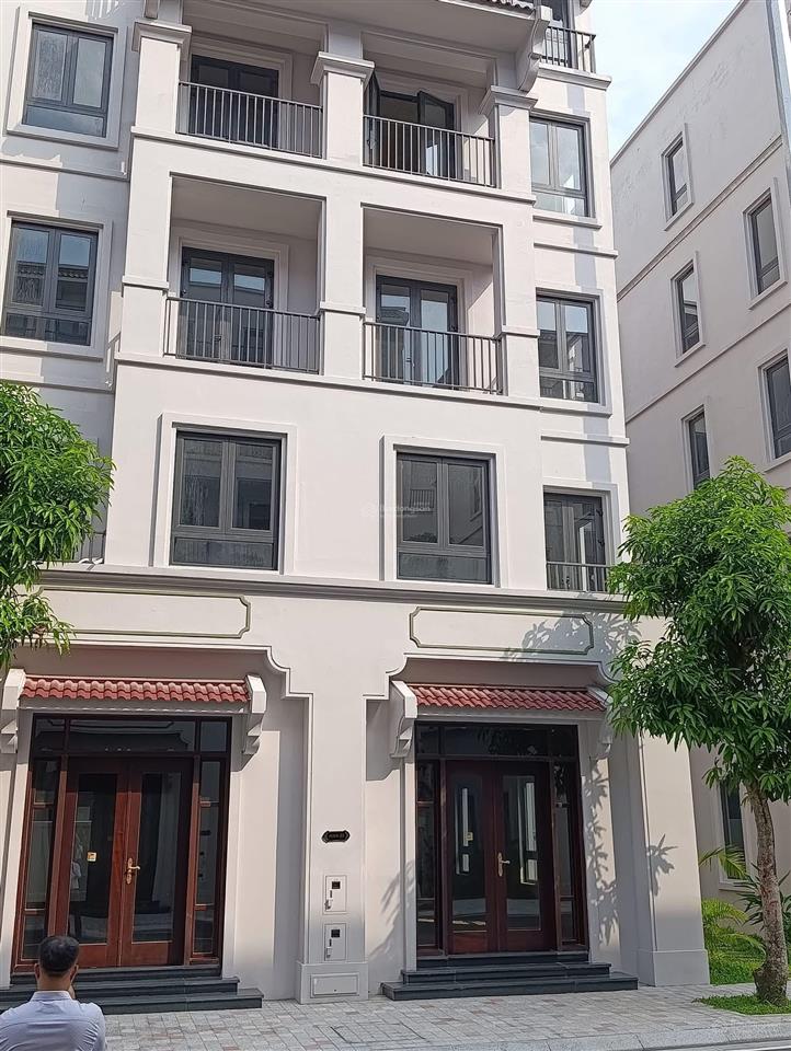 Hiếm  liền kề viễn đông 75m2 vị trí trung tâm vin cổ loa  giảm 9 tỷ, còn 18 tỷ