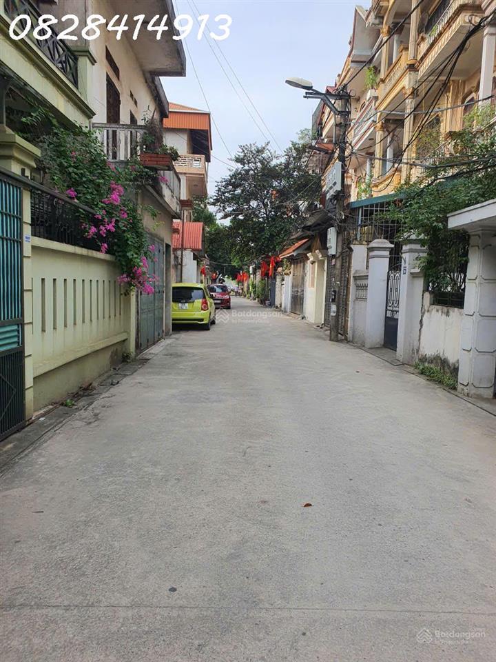 Bán nhà đất 3 tầng mặt tiền đường kè bờ sông tại thị trấn Đông Anh, DT 79.6 m2, giá 15 tỷ