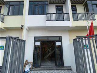 Cho thuê nhà phố Phước Đông New City nhà mới, không gian yên tĩnh, thoáng mát