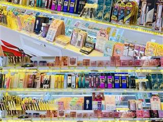CẦN SANG SHOP MỸ PHẨM–PHỤ KIỆN ĐẸP, RỘNG,ĐƯỜNG TRUNG TÂM VÀO KINH DOANH NGAY TẠI NHA TRANG