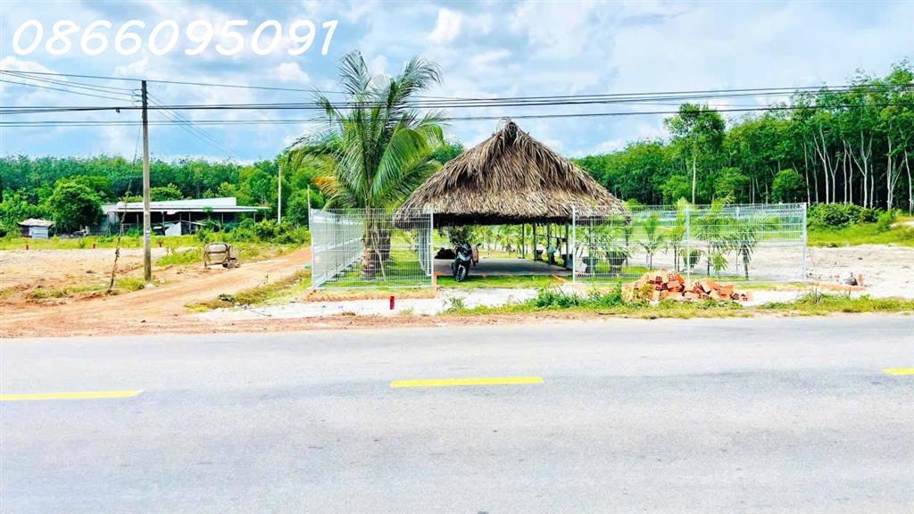 Bán đất tại đường Lò Rèn, Long Hòa, 915m2, giá tốt chỉ 6tr/m2, view đẹp