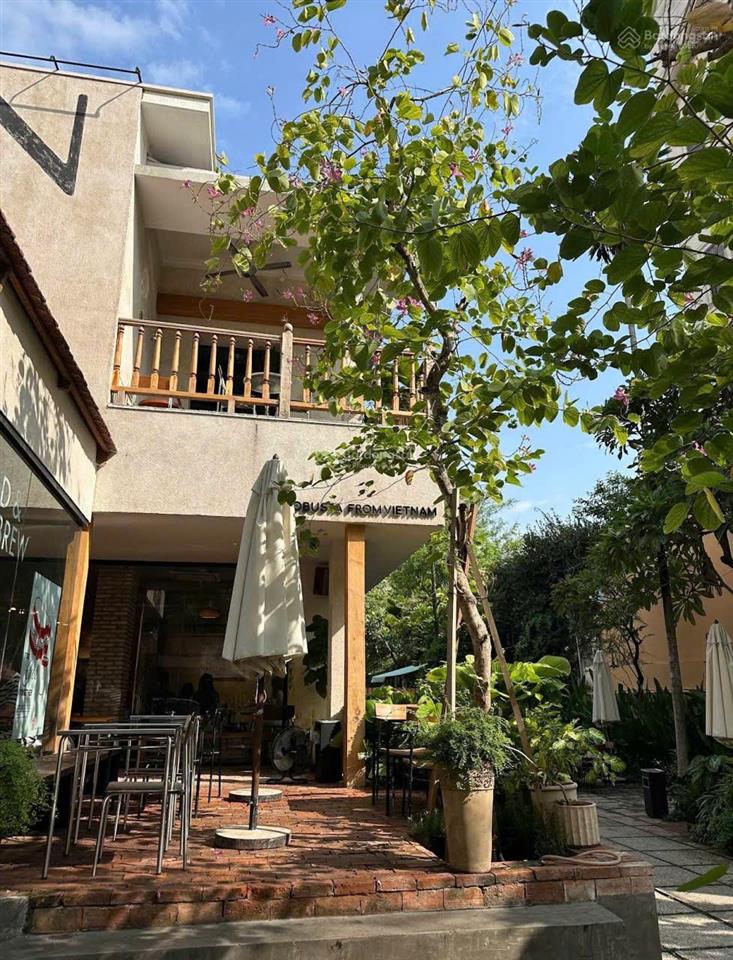 Cho thuê nhà đường trần cao vân, quận 1
