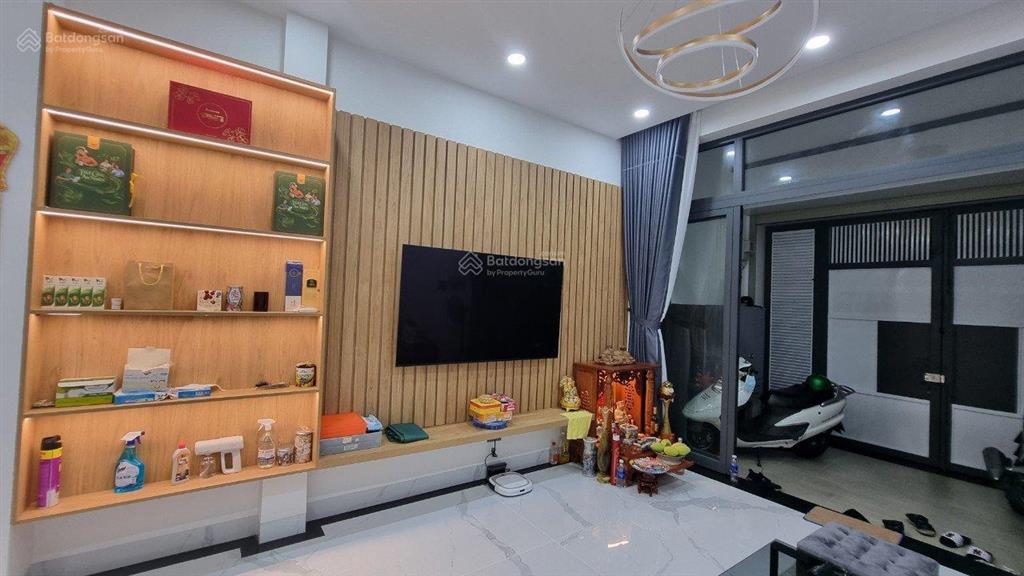 Căn duy nhất! khu sang hai bà trưng, quận 3  (4.8 x 15m) vuông vức  được xây 5 tầng  chỉ 12.7 tỷ