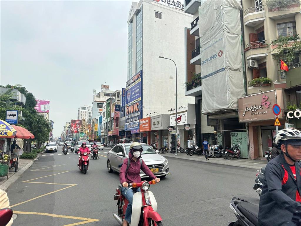 Ngang khủng 10m! hxh gần hai bà trưng, quận 3  (10 x 11m)  nhà cấp 4 tiện xây  chỉ 21.9 tỷ tl